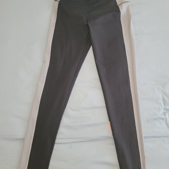 Like New Victoria's Secret Workout Tights - Picture 5 of 5